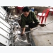 Người nông dân tự mày mò sáng chế máy vặt lạc tại Ninh Bình
