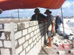 Người dân ven biển Nghệ An khoan giếng nuôi tôm