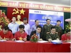 BIDV Phú Tài ký hợp đồng tài trợ vốn đóng tàu vỏ thép cho 10 ngư dân