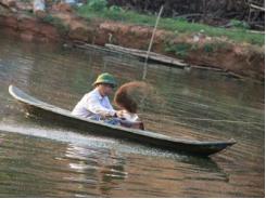 Đồi chè nghèo kiệt hóa trang trại 