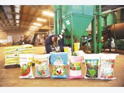 Fertilizer management under the new decree: Difficulties come from importing to trading