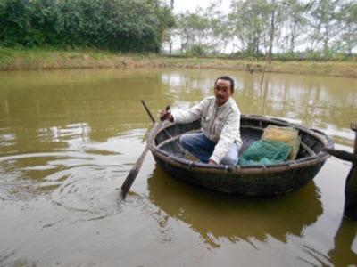 Bỏ Rượu Để Nuôi Tôm