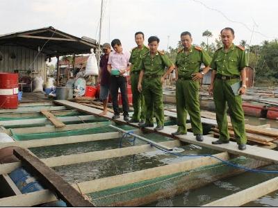 Cục Cảnh sát môi trường khảo sát làng cá bè