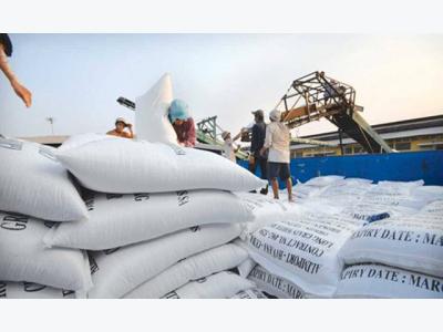 Doanh nghiệp xuất khẩu gạo đòi sớm được cởi trói