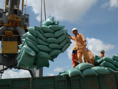Vietnam strives for added rice export value