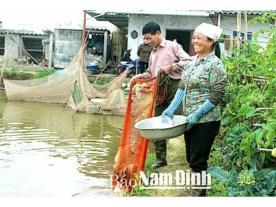 Nam Định phát huy hiệu quả mô hình tổ phụ nữ liên kết nuôi trồng thủy hải sản