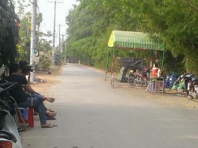 Chính quyền phong tỏa 37 hộ nuôi heo gây ô nhiễm