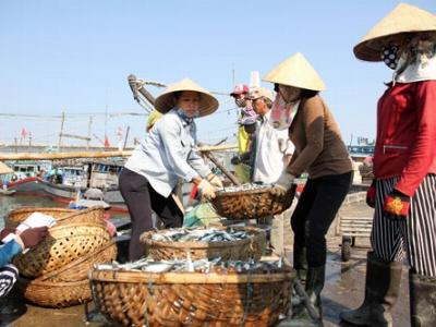 Sát cánh ngư dân những ngày gian khó