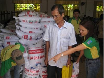 Đến Với Người Trồng Lúa Đang Khốn Khó