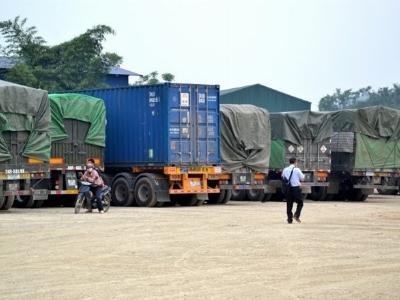 Làm gì với hàng chục ngàn tấn gạo mốc tại biên giới?