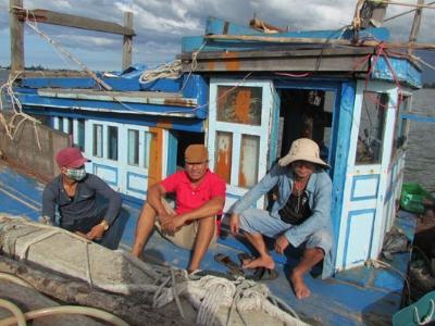 Ngư dân vùng cá chết vẫn mong kiếm sống ở quê nhà