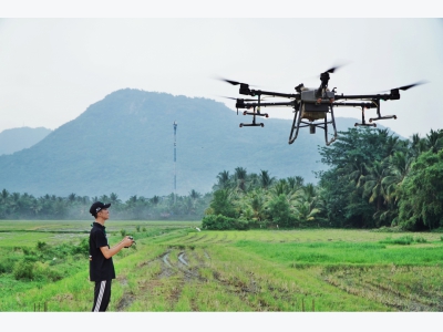 Chàng trai mang công nghệ kỳ quái vào nông nghiệp