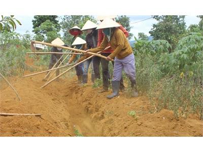Quan Tâm Phát Triển Hạ Tầng, Đầu Tư Sản Xuất