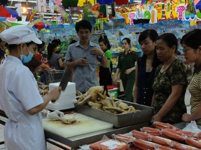 Lao đao ngành chăn nuôi gia cầm gà ngoại đè chết gà nội