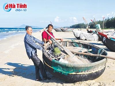 Khát vọng vươn khơi - Bài 1 - Ngư dân Hà Tĩnh quẩn quanh trong lộng