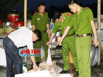 Thực phẩm bẩn tràn trên bàn nhậu