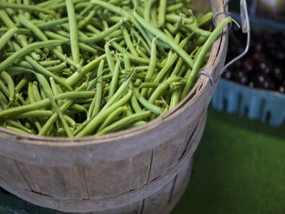 Controlling weeds in green beans