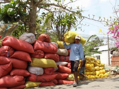 Khó khăn trong xuất khẩu gạo tụt lùi do độc quyền tập thể