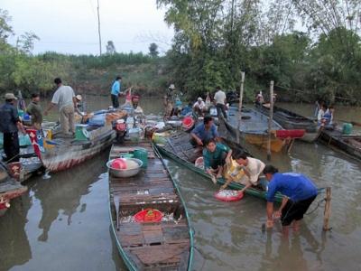 Người miền Tây ngóng chờ lũ