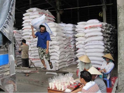 Rice importers strict requirements discourage local firms