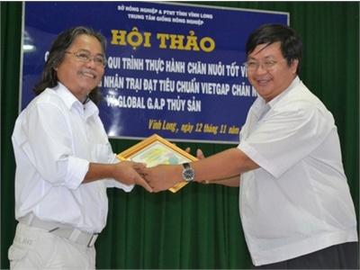 Trao Chứng Nhận VietGAP, GlobalGAP Cho 3 Trại Chăn Nuôi Heo, Gà Và Thuỷ Sản